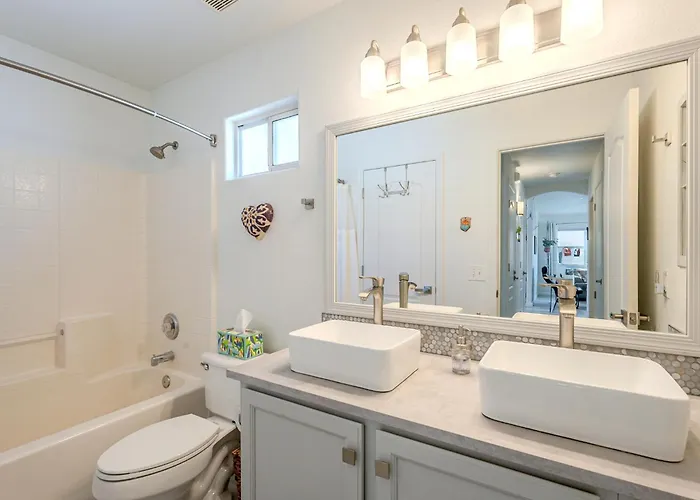 Silverbell Oasis - 2bd 1ba Close To Gem Show & Downtown *
